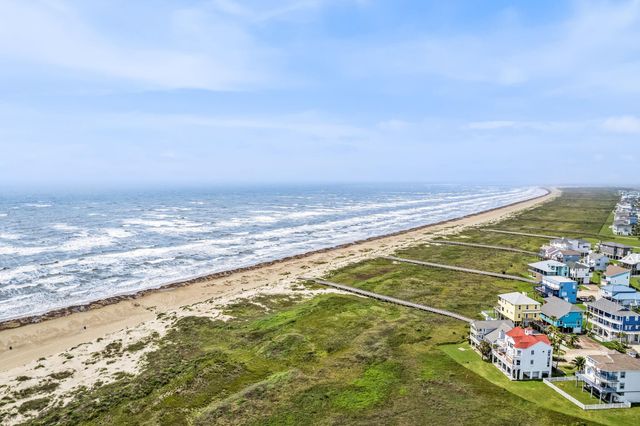 3807 Carmel Court, Galveston, TX 77554