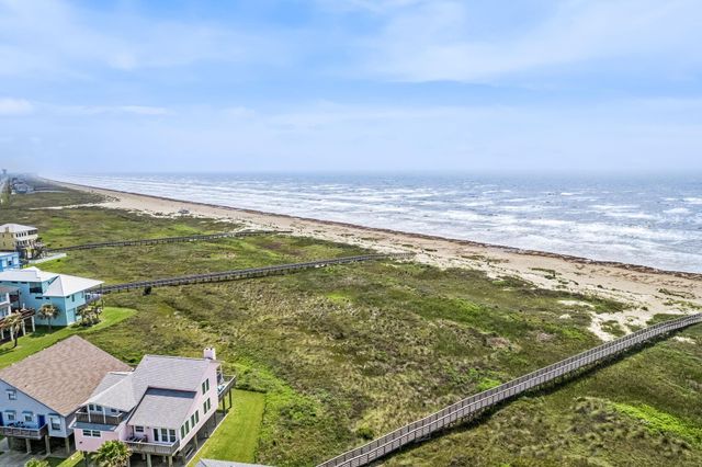 3807 Carmel Court, Galveston, TX 77554