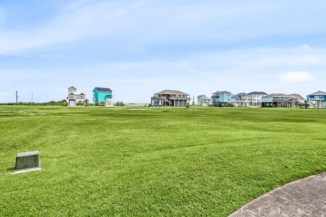 3807 Carmel Court, Galveston, TX 77554