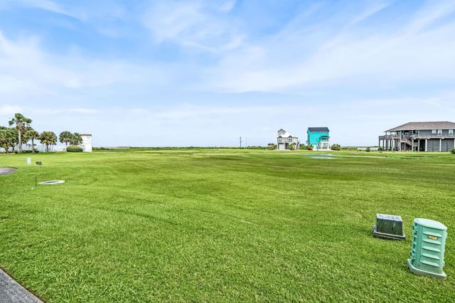 3807 Carmel Court, Galveston, TX 77554