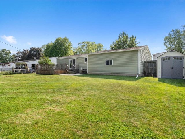 1445 Daisy DRIVE, Manitowoc, WI 54220
