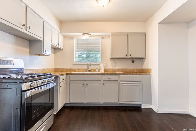 7802 RIMFIRE DR, San Antonio, TX 78227