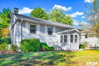 1905 MEMORIAL Drive, Pekin, IL 61554