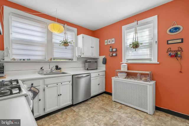 232 CHESTNUT ST, Audubon, NJ 08106