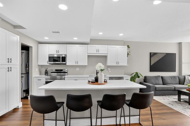 322 E CENTRAL BOULEVARD 1207, Orlando, FL 32801