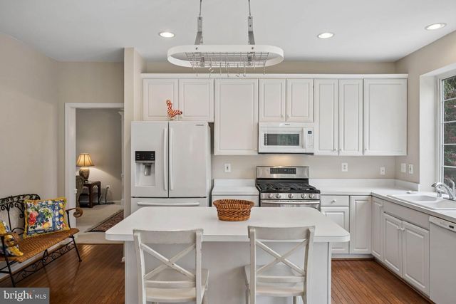11 BROOK HILL CT, Cockeysville, MD 21030