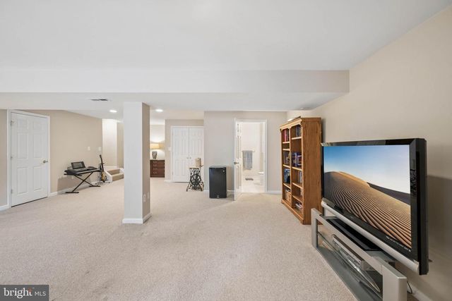 11 BROOK HILL CT, Cockeysville, MD 21030