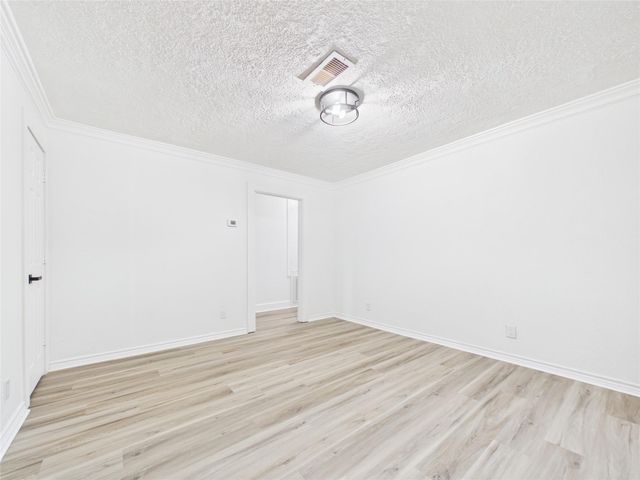 615 24th Avenue N, Texas City, TX 77590