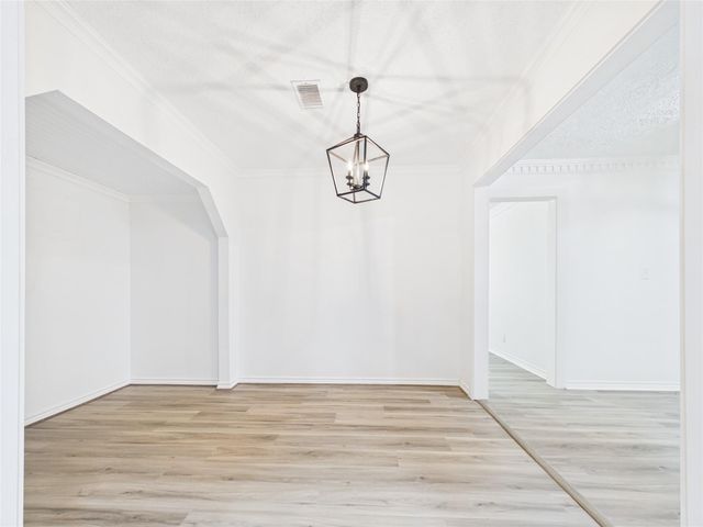 615 24th Avenue N, Texas City, TX 77590