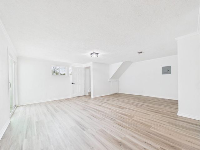 615 24th Avenue N, Texas City, TX 77590