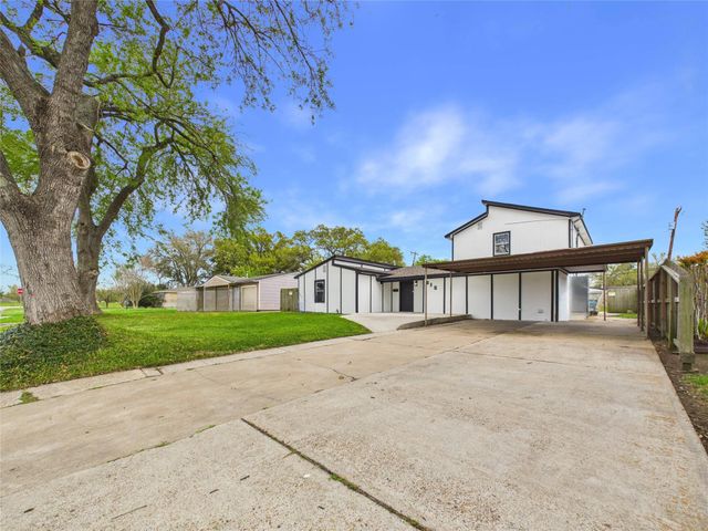 615 24th Avenue N, Texas City, TX 77590