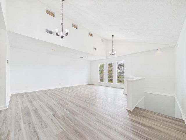 615 24th Avenue N, Texas City, TX 77590