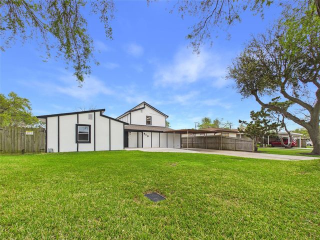 615 24th Avenue N, Texas City, TX 77590