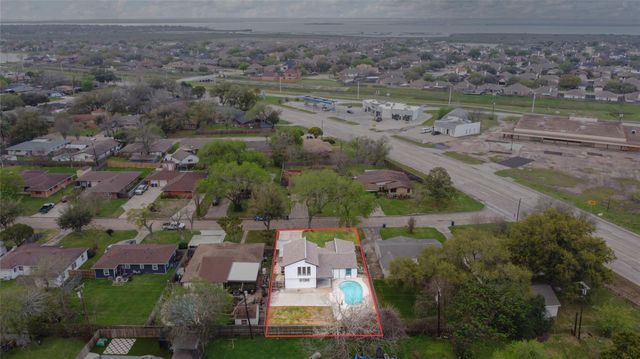 615 24th Avenue N, Texas City, TX 77590