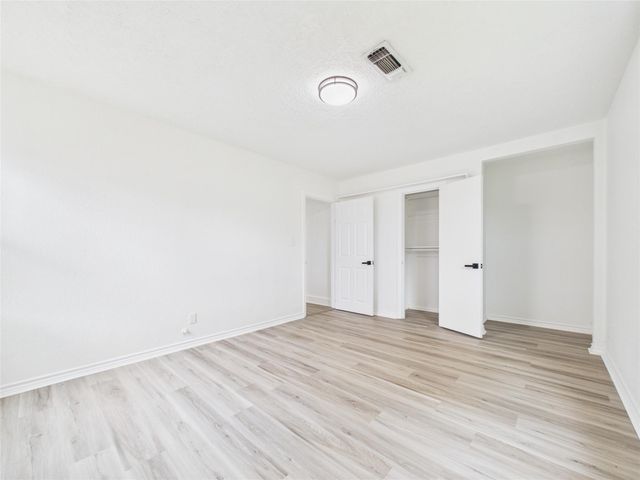 615 24th Avenue N, Texas City, TX 77590