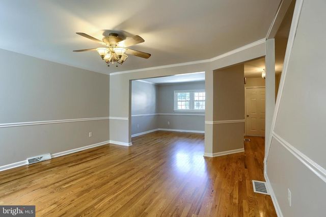 312 N BALTIMORE AVE, Mount Holly Springs, PA 17065