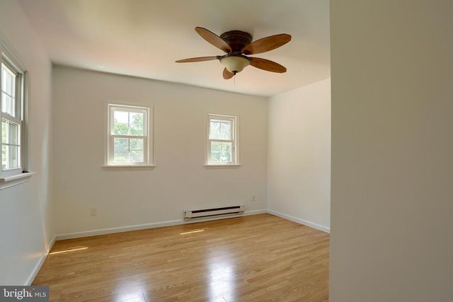 312 N BALTIMORE AVE, Mount Holly Springs, PA 17065