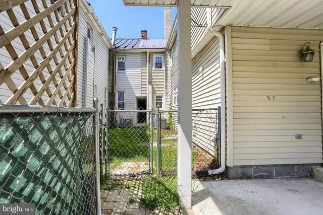 312 N BALTIMORE AVE, Mount Holly Springs, PA 17065