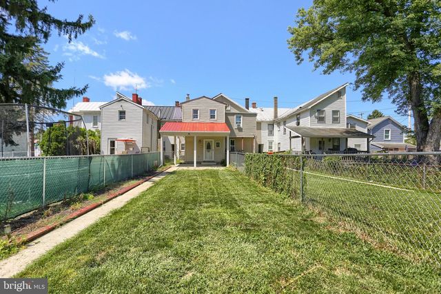 312 N BALTIMORE AVE, Mount Holly Springs, PA 17065