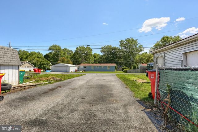 312 N BALTIMORE AVE, Mount Holly Springs, PA 17065
