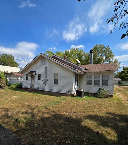 219 S 5th Street, Okemah, OK 74859