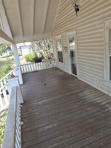 219 S 5th Street, Okemah, OK 74859