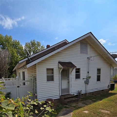 219 S 5th Street, Okemah, OK 74859