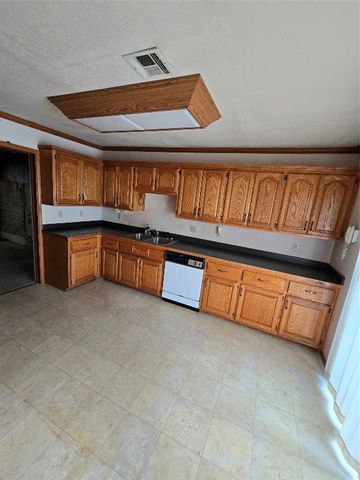 219 S 5th Street, Okemah, OK 74859