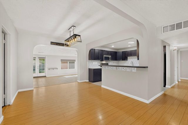 2506 General Bradley Street NE, Albuquerque, NM 87112