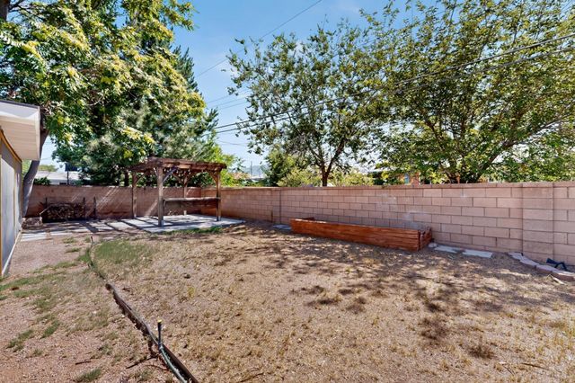 2506 General Bradley Street NE, Albuquerque, NM 87112