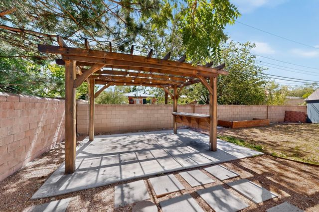 2506 General Bradley Street NE, Albuquerque, NM 87112