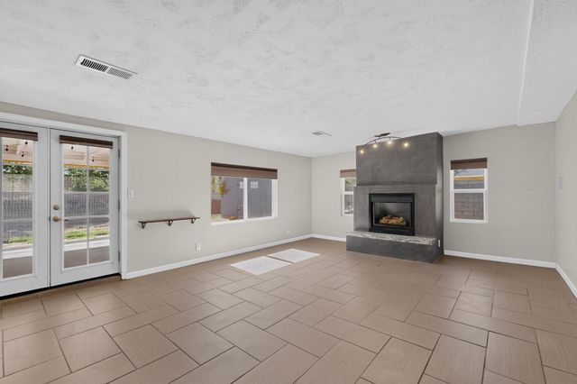 2506 General Bradley Street NE, Albuquerque, NM 87112