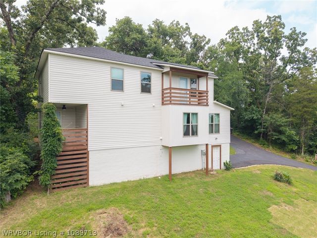 805 N 17th Street, Van Buren, AR 72947