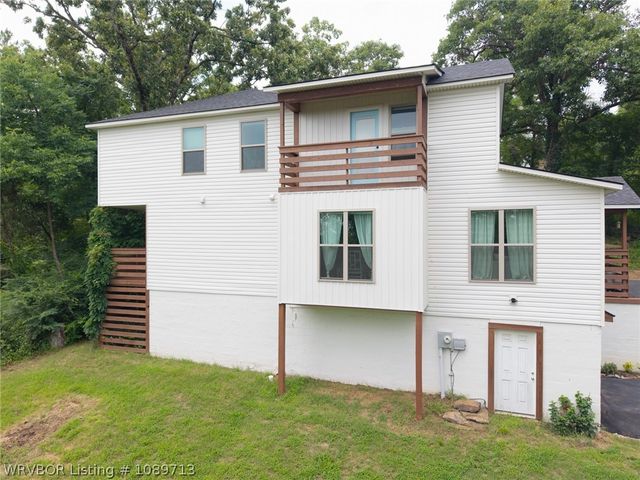 805 N 17th Street, Van Buren, AR 72947