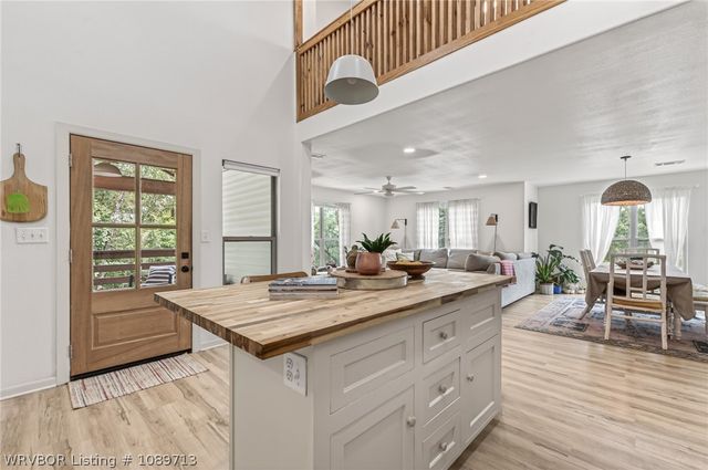 805 N 17th Street, Van Buren, AR 72947