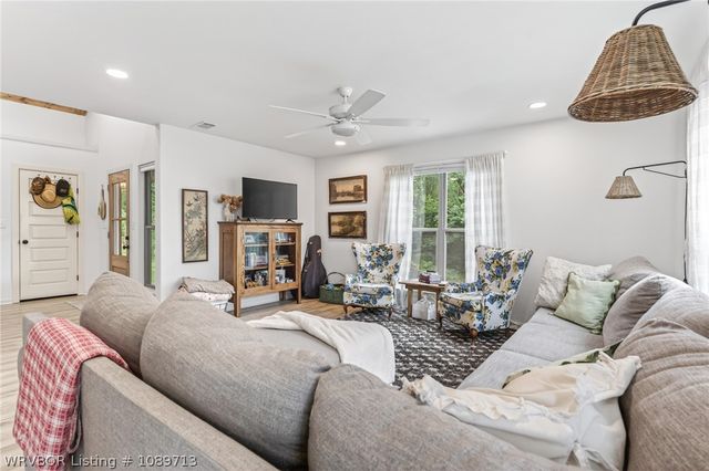 805 N 17th Street, Van Buren, AR 72947