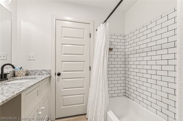 805 N 17th Street, Van Buren, AR 72947