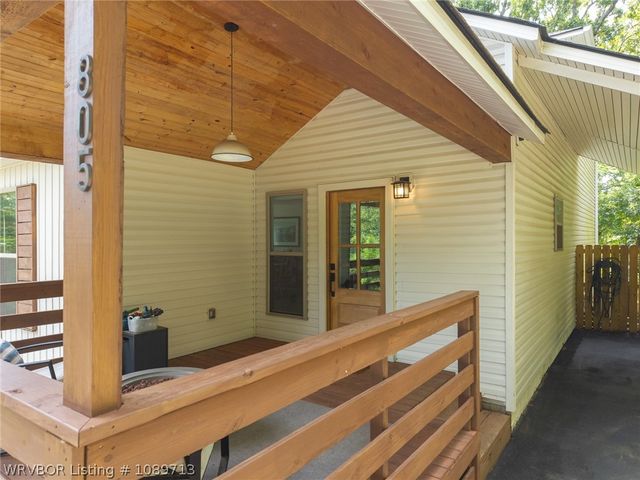 805 N 17th Street, Van Buren, AR 72947