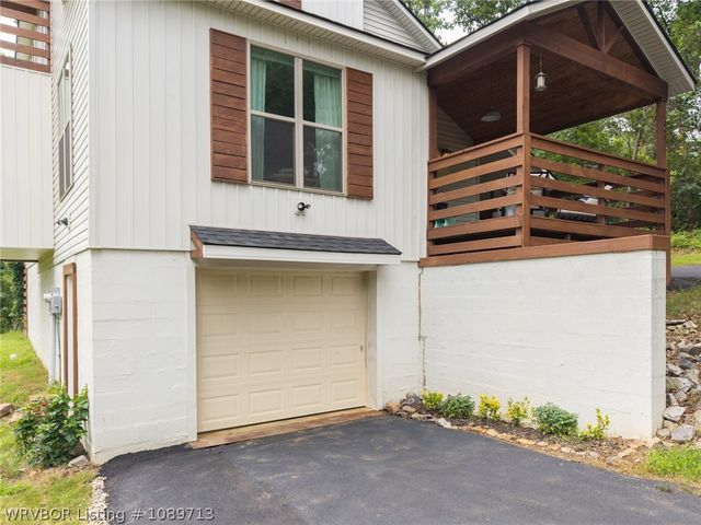 805 N 17th Street, Van Buren, AR 72947