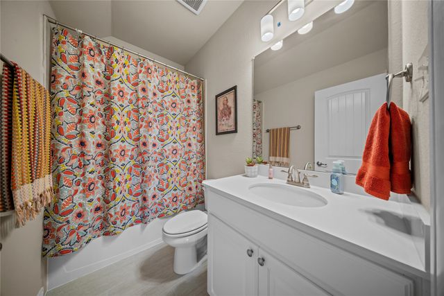 6510 Loire Valley Drive, Rowlett, TX 75088