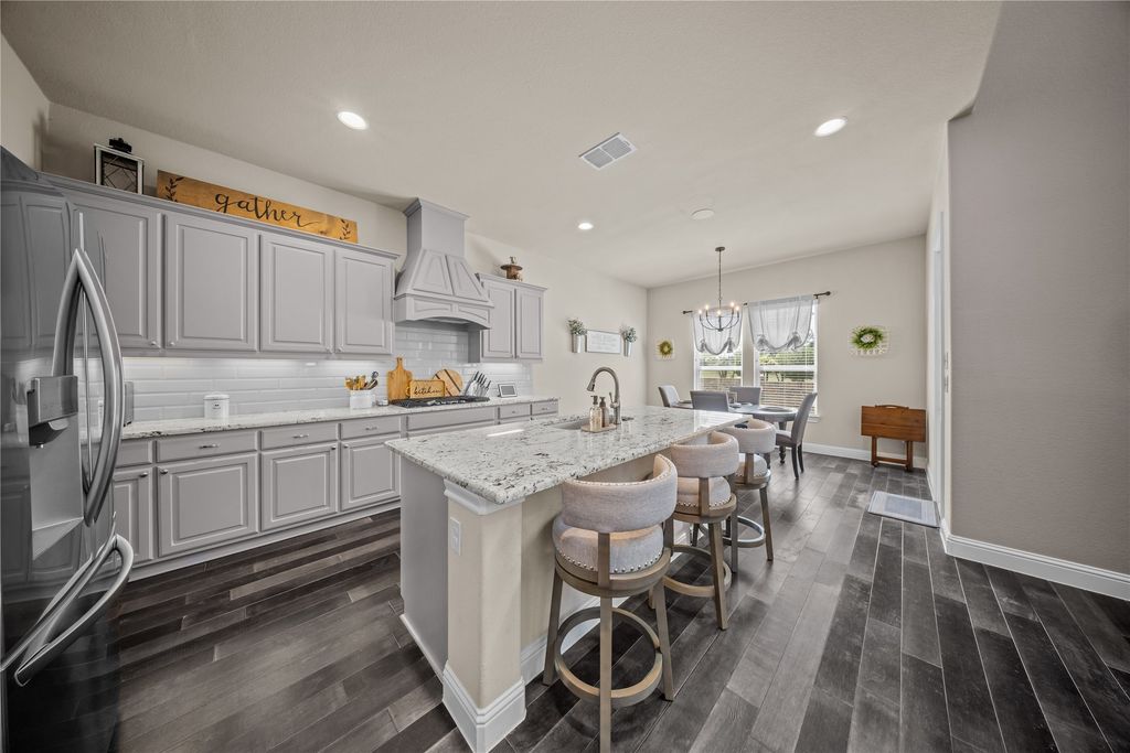 Image 10 of property listing at 6510 Loire Valley Drive, Rowlett, TX 75088
