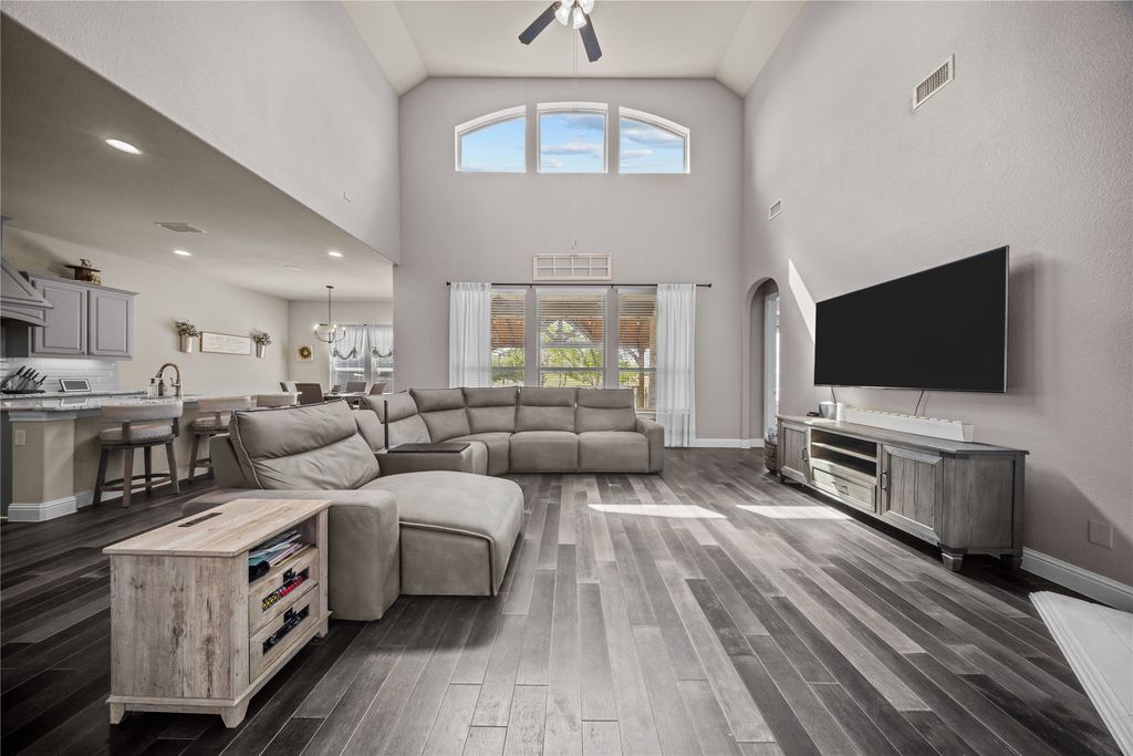 Image 15 of property listing at 6510 Loire Valley Drive, Rowlett, TX 75088