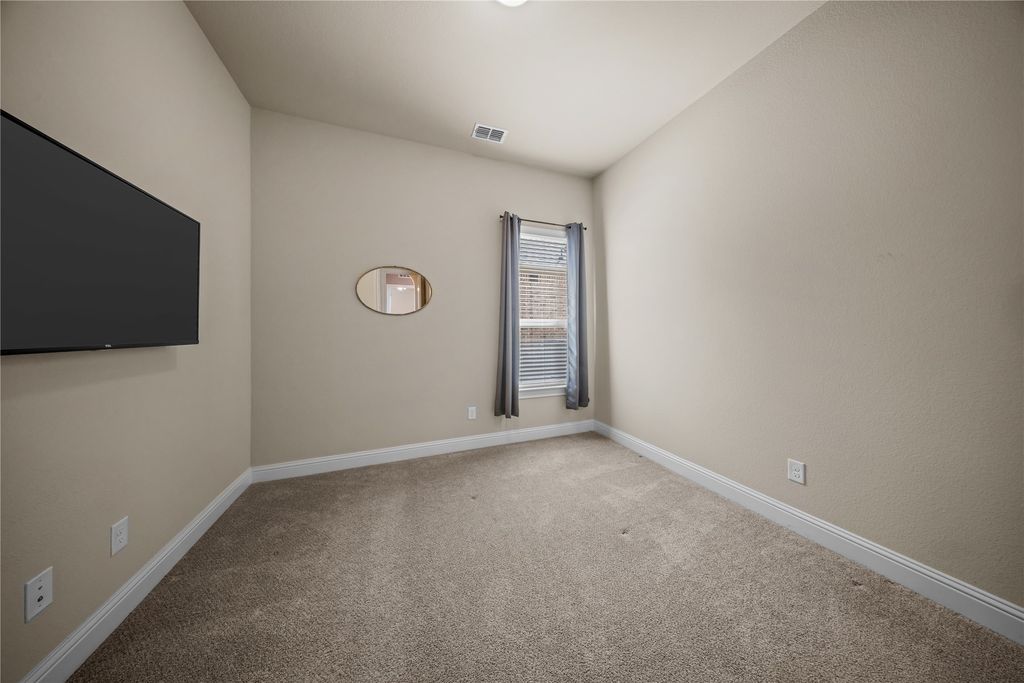 Image 23 of property listing at 6510 Loire Valley Drive, Rowlett, TX 75088