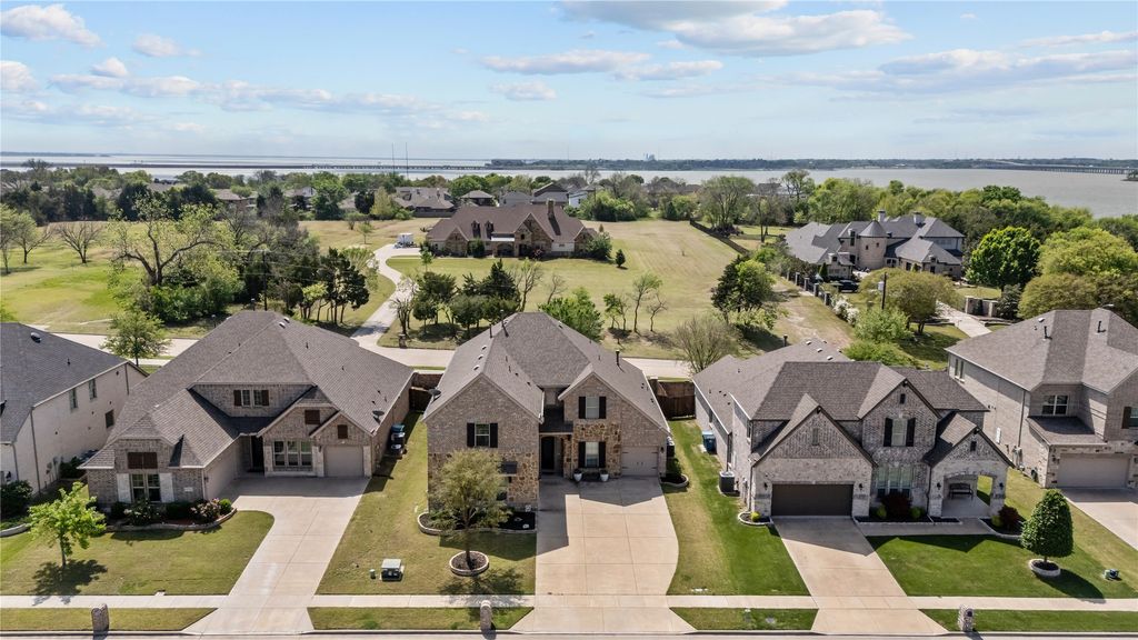 Image 25 of property listing at 6510 Loire Valley Drive, Rowlett, TX 75088