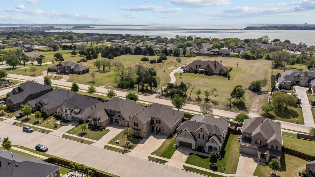 Image 26 of property listing at 6510 Loire Valley Drive, Rowlett, TX 75088