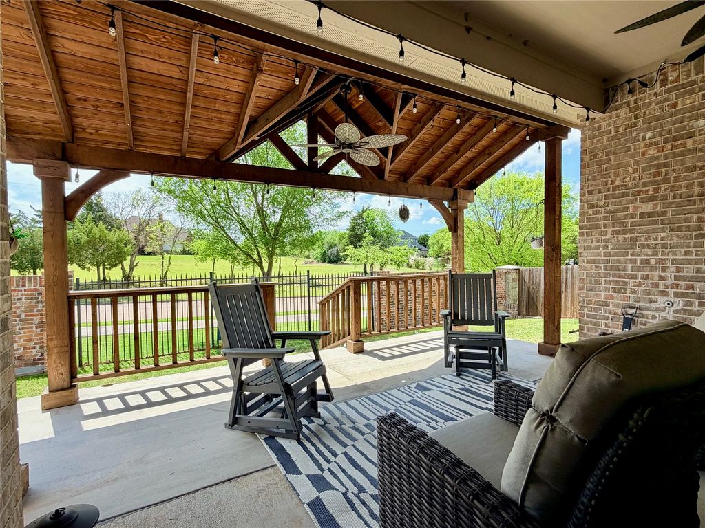 Image 3 of property listing at 6510 Loire Valley Drive, Rowlett, TX 75088