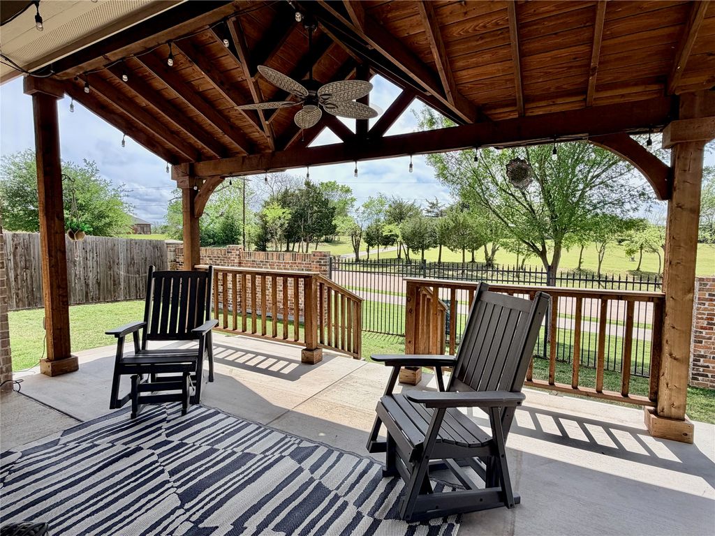 Image 34 of property listing at 6510 Loire Valley Drive, Rowlett, TX 75088