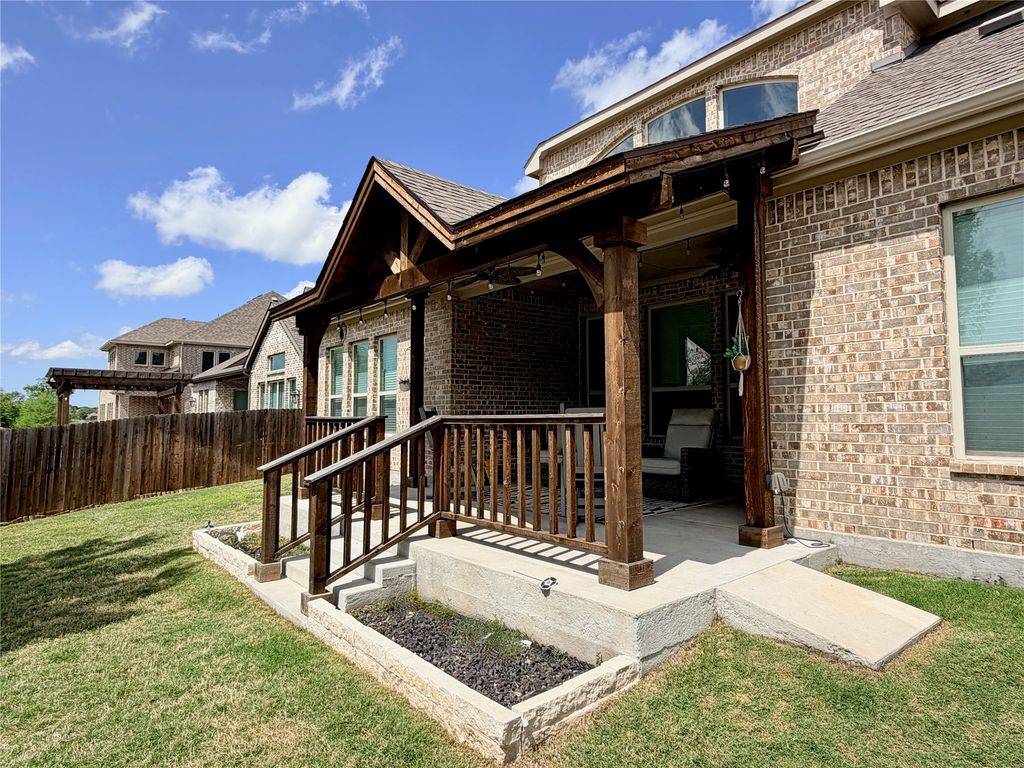 Image 35 of property listing at 6510 Loire Valley Drive, Rowlett, TX 75088