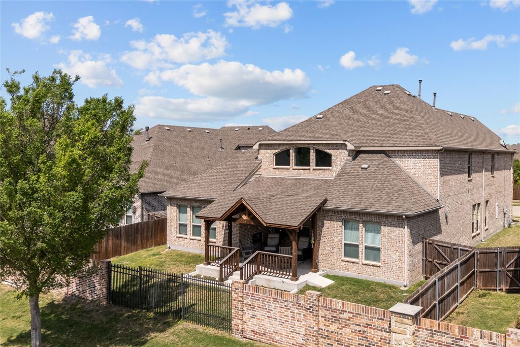 Image 36 of property listing at 6510 Loire Valley Drive, Rowlett, TX 75088