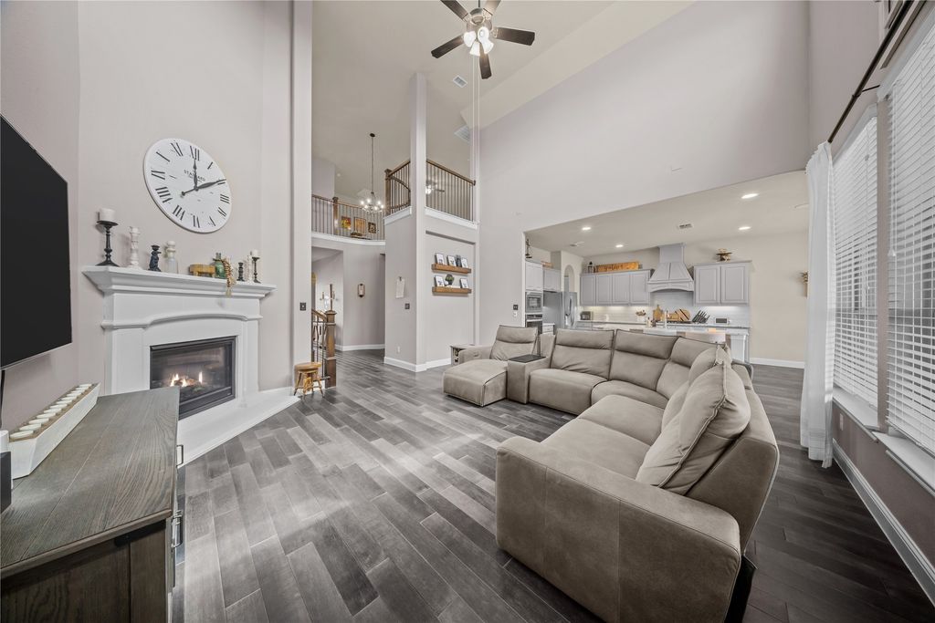Image 4 of property listing at 6510 Loire Valley Drive, Rowlett, TX 75088